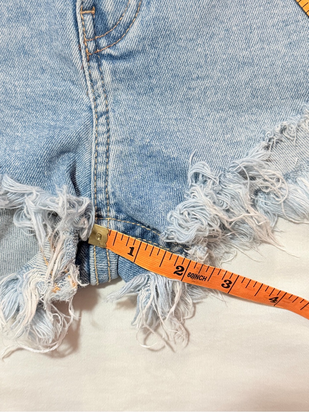 Zara High Rise Light Wash Distressed Frayed Jean Denim Shorts Size 6 | 28 - Picture 7 of 7